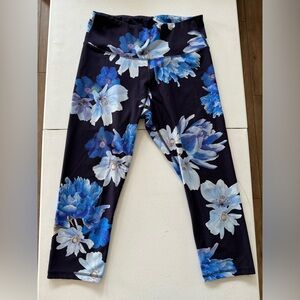Old Navy High-Waisted Elevate 7/8 Floral Compression Leggings